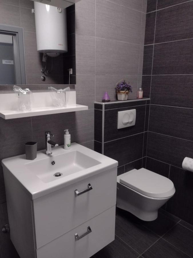 Room Armani 로비니 외부 사진