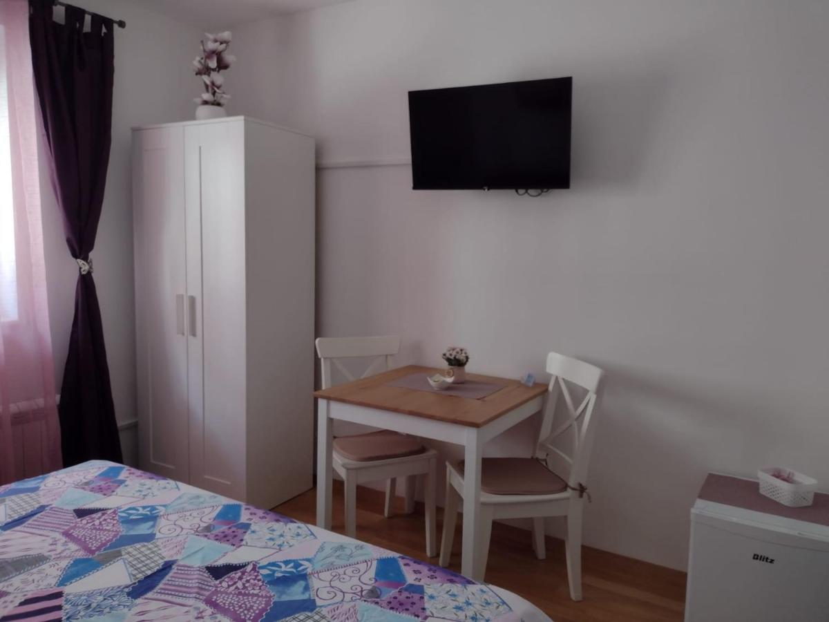 Room Armani 로비니 외부 사진
